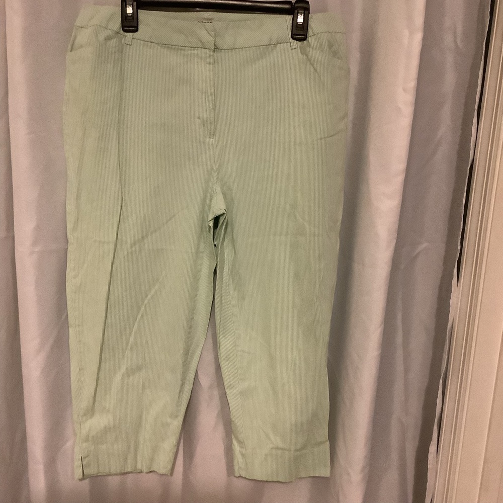 Women’s Capri pants-St John’s Bay